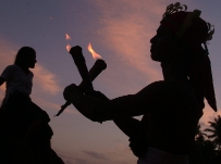 Sunset performance of Children of the Sea, Sri Lanka 2005 SriLanka4a